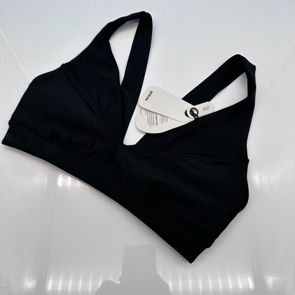 prAna Sculpt™ Send Off Medium Support V-Shape Sports Bra, Size‎ Small, Black - Picture 1 of 10